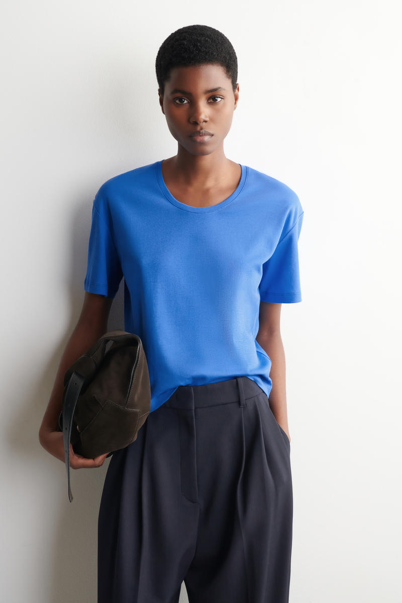 COS スクープネック コットンTシャツ