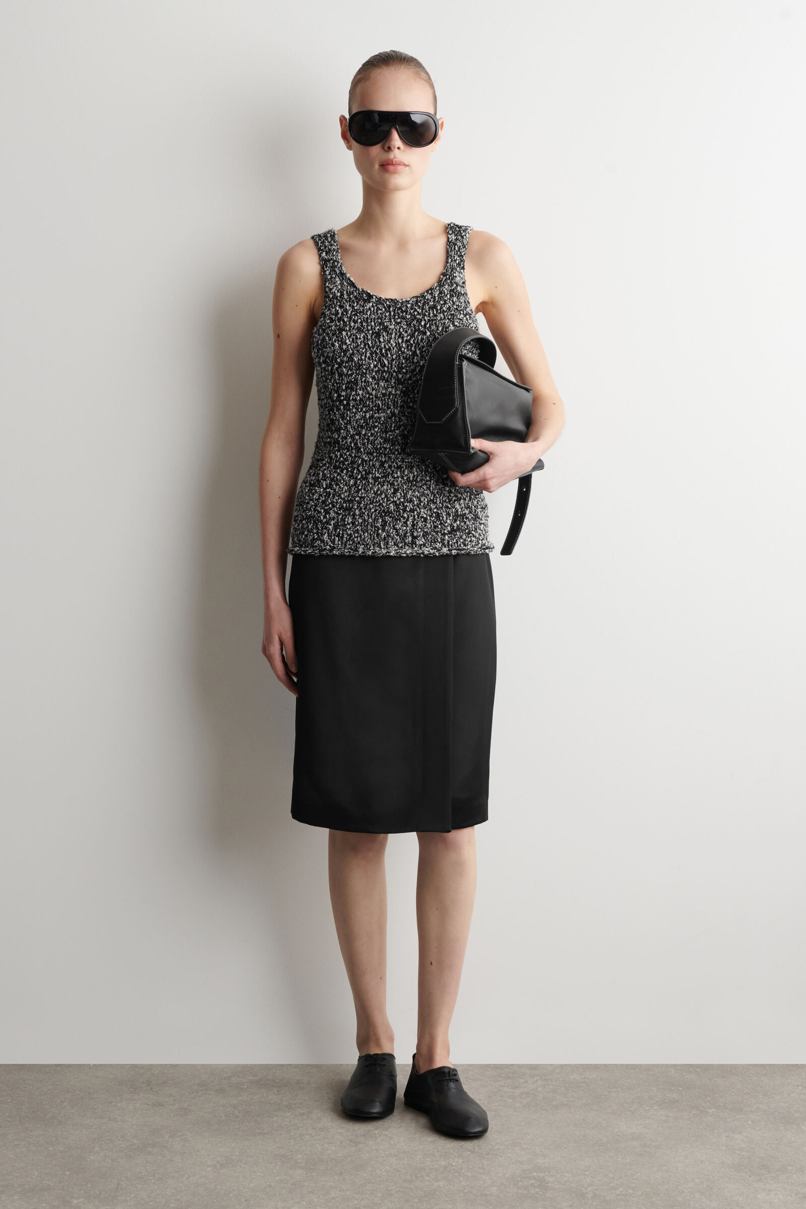 PLINTH CROSSBODY BAG - LEATHER PLINTH レザー クロスボディバッグ