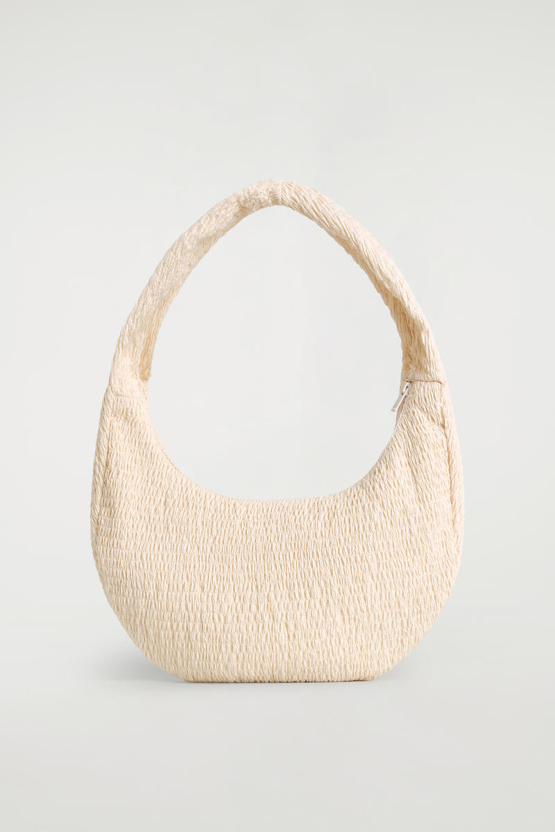 COS スモッキングショルダーバッグ