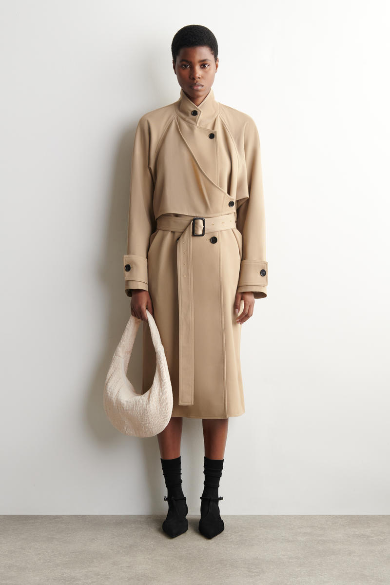 COS スモッキングショルダーバッグ