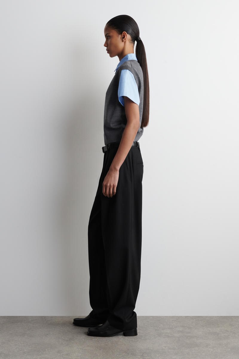 COS レイヤードメリノウールシャツベスト