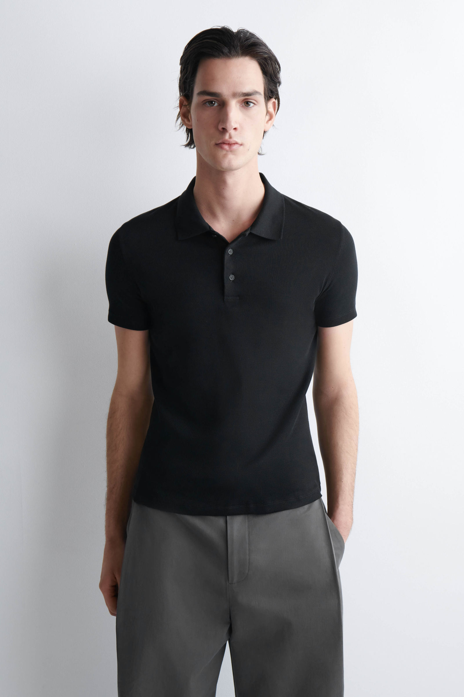 完売品　COS スリムリブコットンポロシャツ SLIM RIBBED COTTON POLO SHIRT スリムリブ コットンポロシャツ