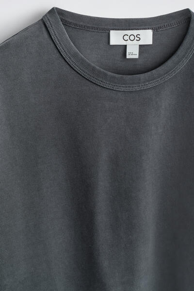 COS ヘビーウェイトコットンTシャツ
