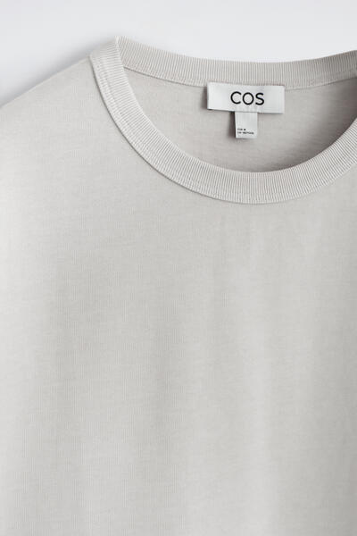 COS ヘビーウェイトコットンTシャツ