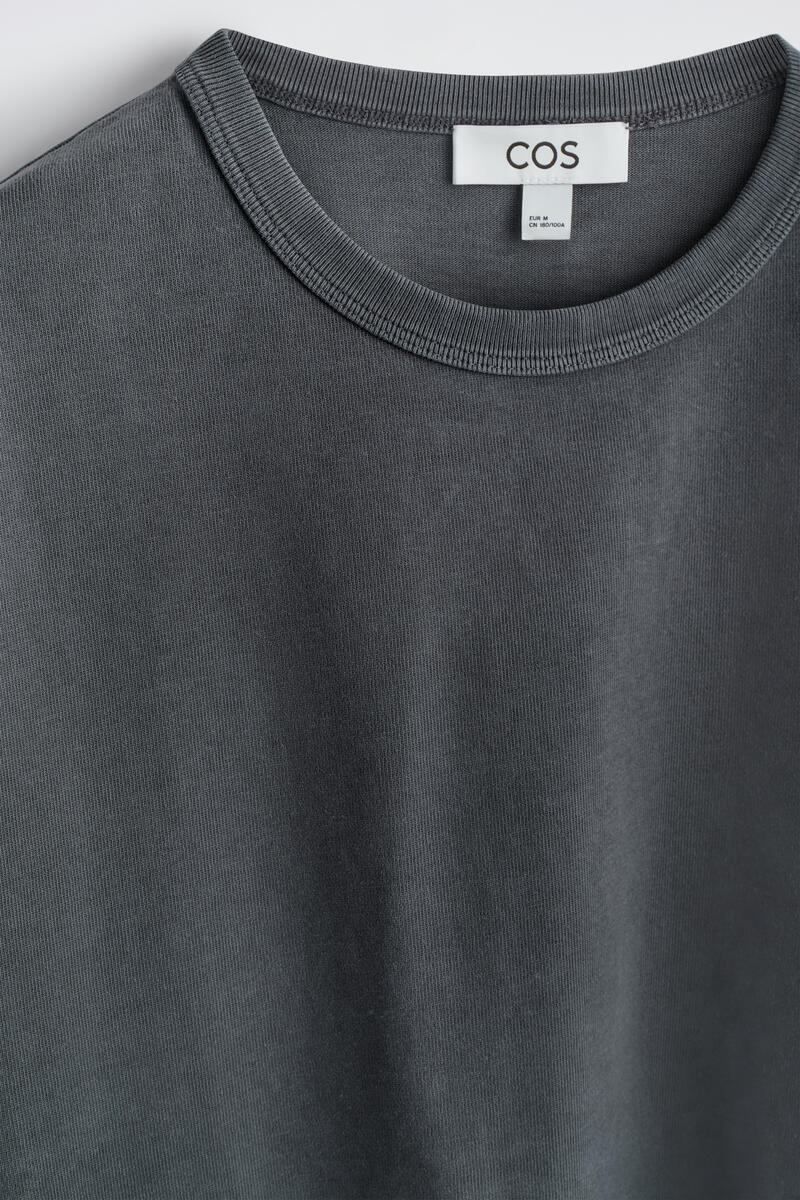 COS ヘビーウェイトコットンTシャツ