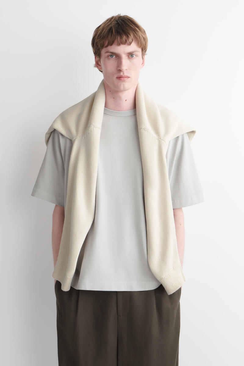 COS ヘビーウェイトコットンTシャツ