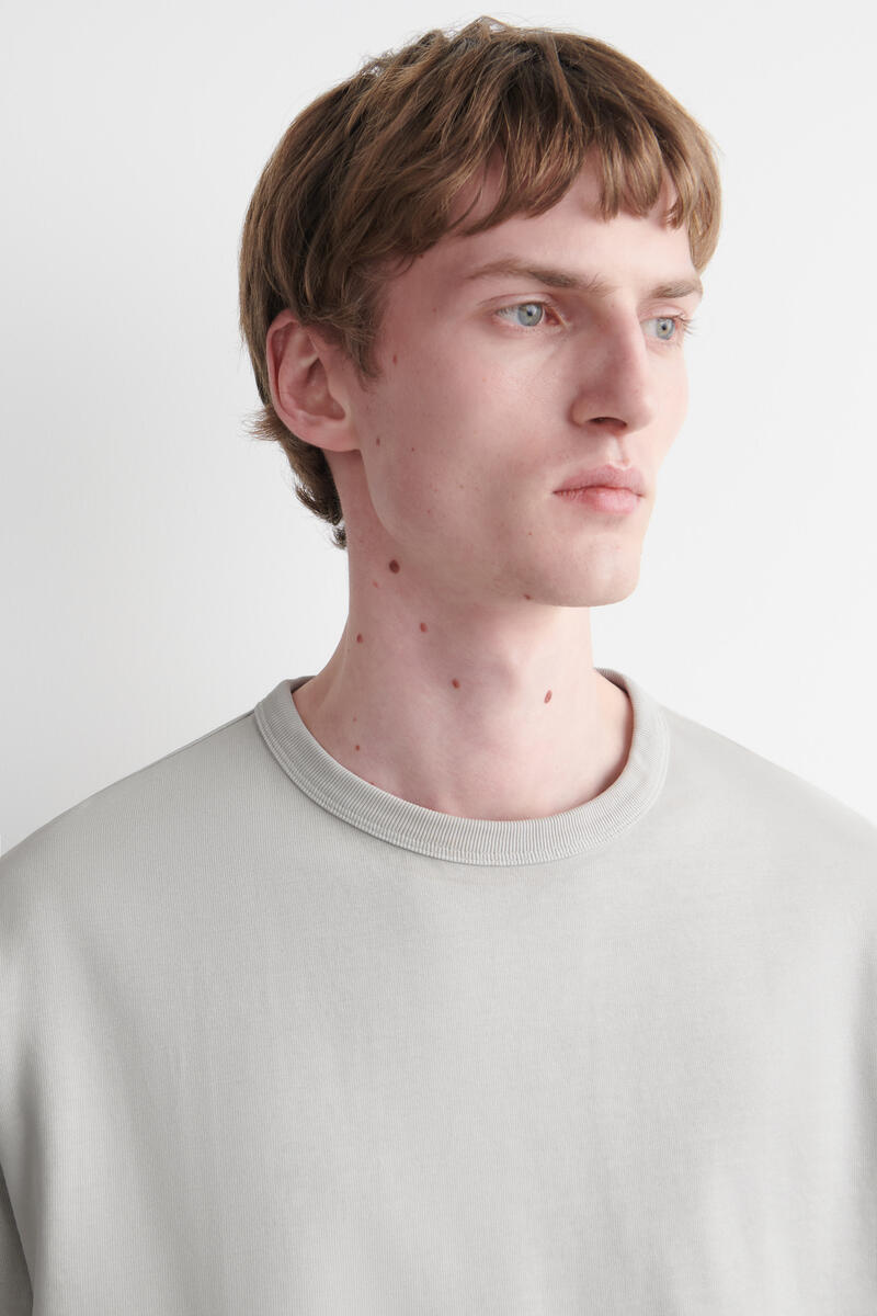 COS ヘビーウェイトコットンTシャツ