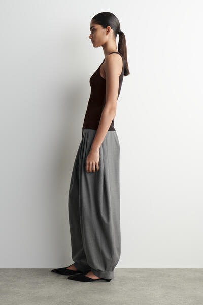 COS ニットスクープネック タンクトップ