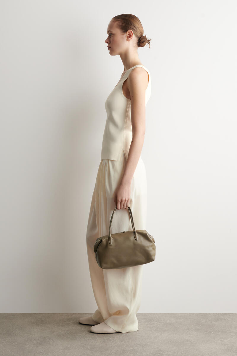 COS ニットスクープネック タンクトップ