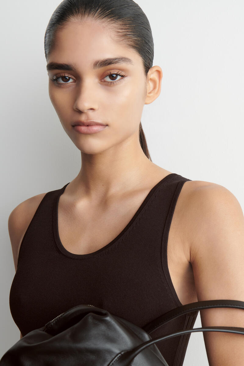 COS ニットスクープネック タンクトップ