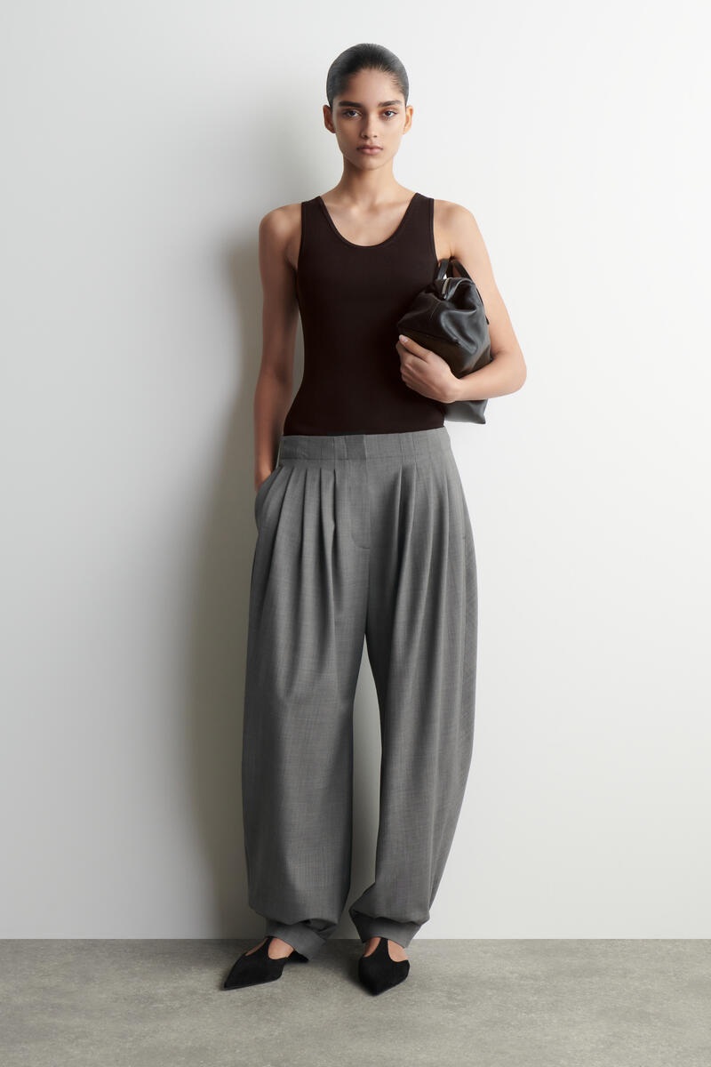 COS ニットスクープネック タンクトップ