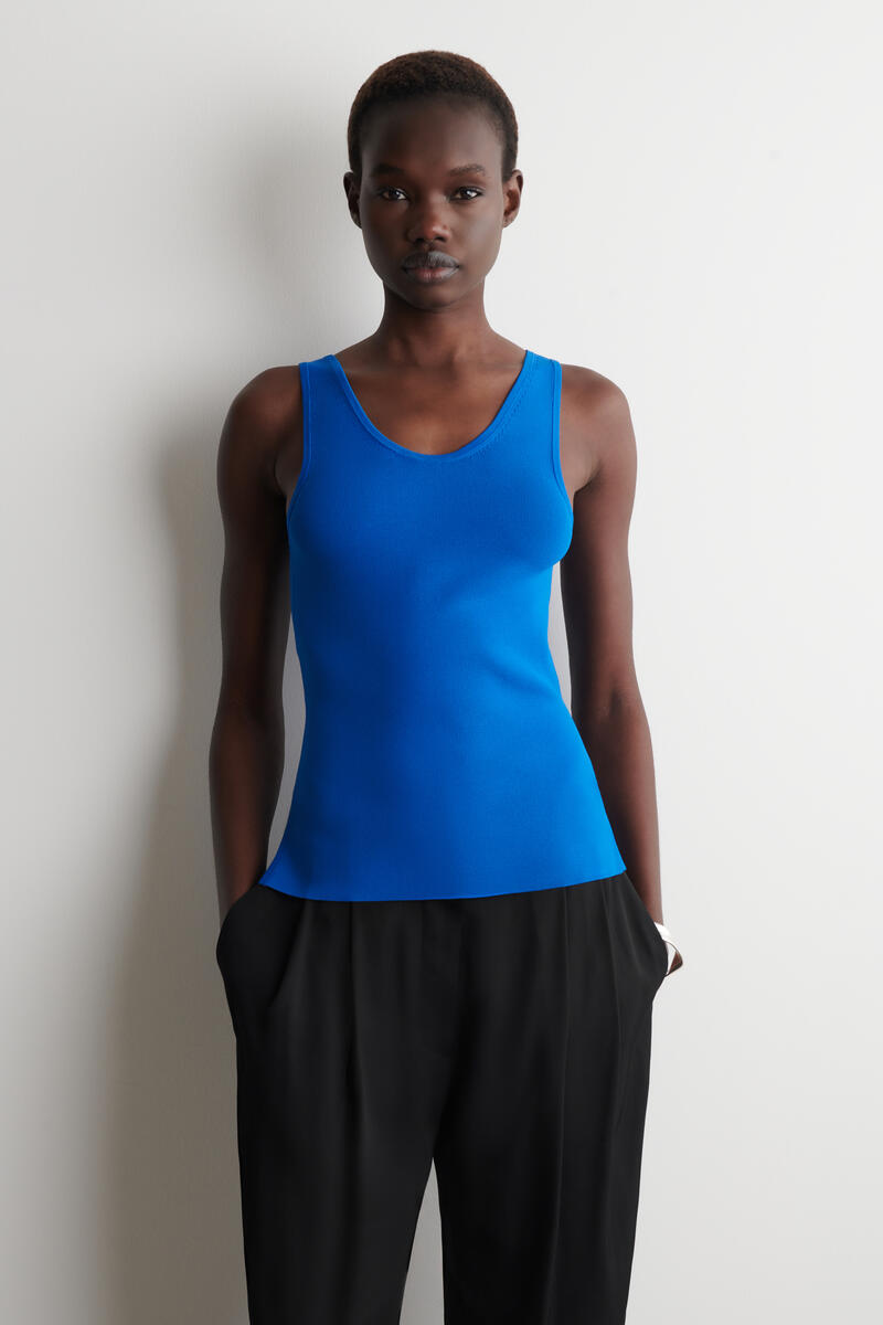 COS ニットスクープネック タンクトップ