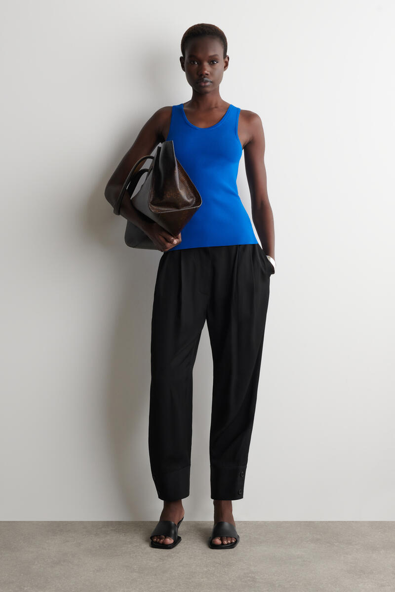 COS ニットスクープネック タンクトップ