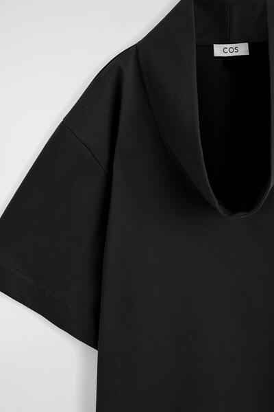 COS ファネルネック コクーンミニドレス