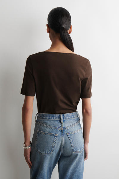 COS スリムスクープネックコットンTシャツ