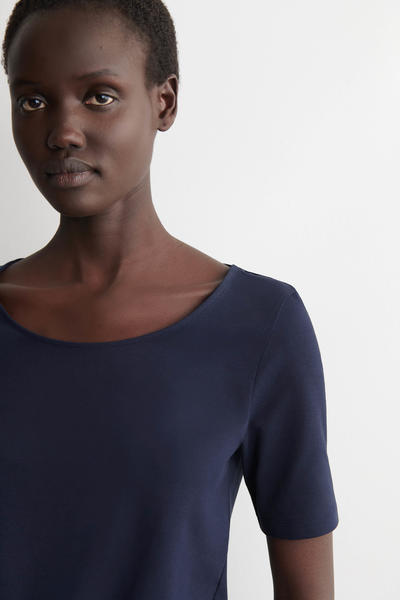 COS スリムスクープネックコットンTシャツ