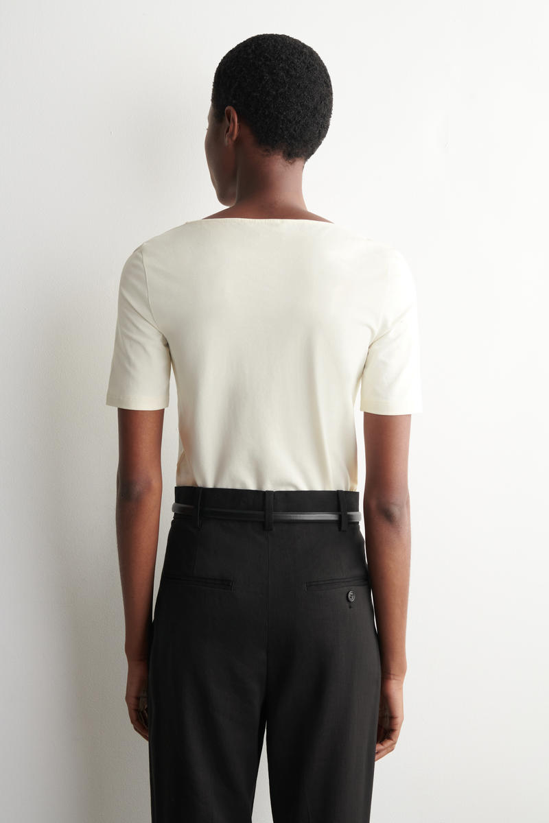 COS スリムスクープネックコットンTシャツ