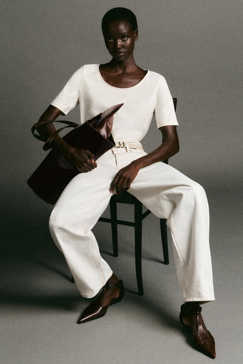 COS スリムスクープネックコットンTシャツ