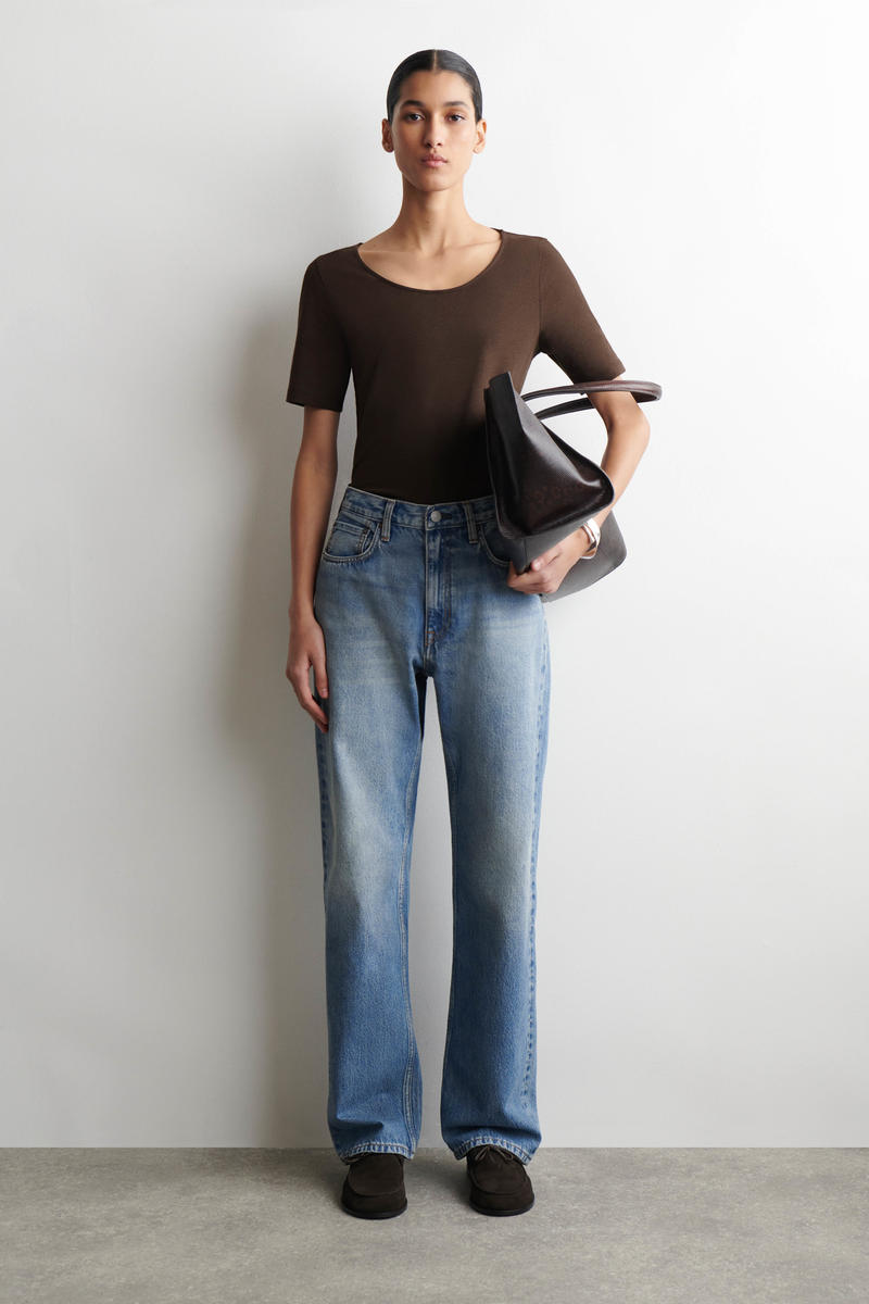 COS スリムスクープネックコットンTシャツ