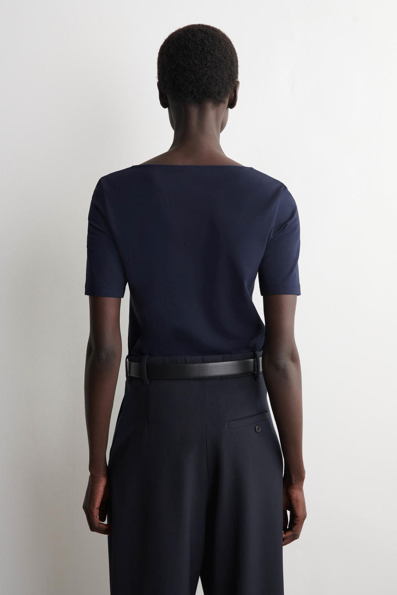 COS スリムスクープネックコットンTシャツ