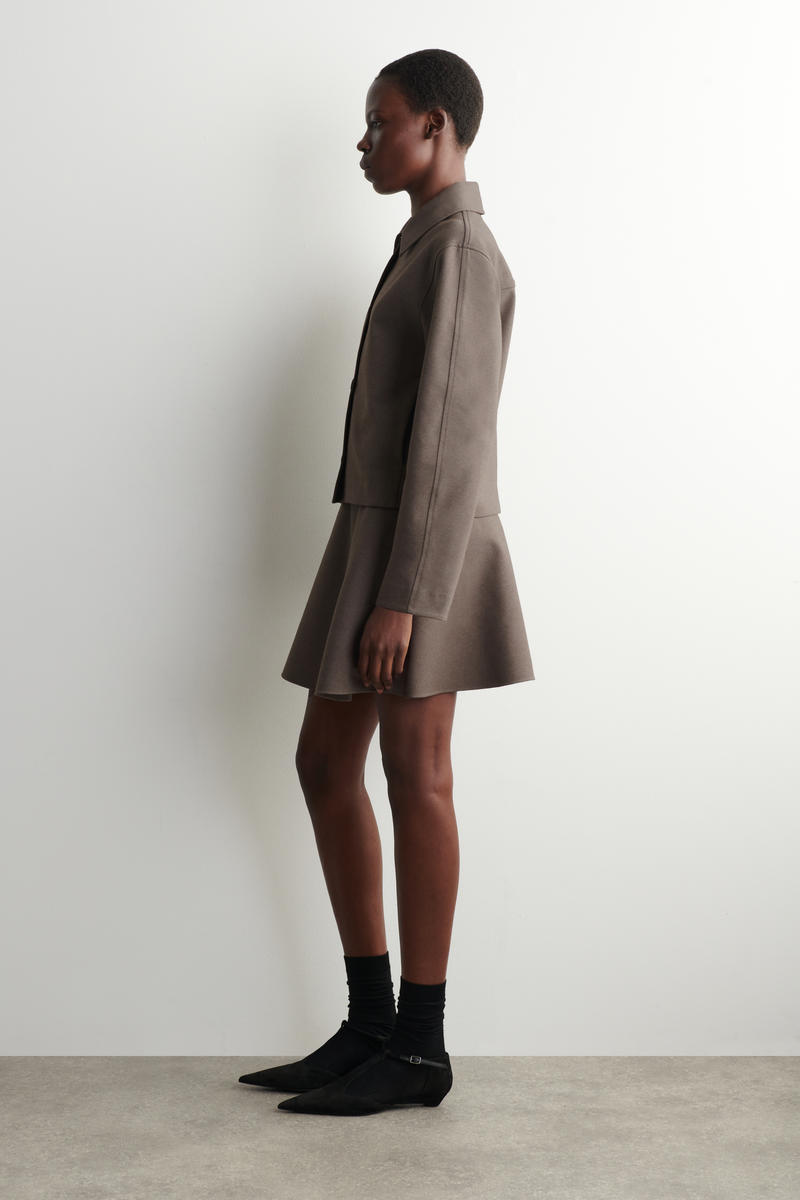 COS ラウンドジャージージャケット