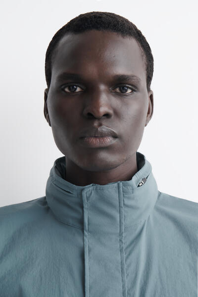 COS テクニカル撥水 ナイロンベスト