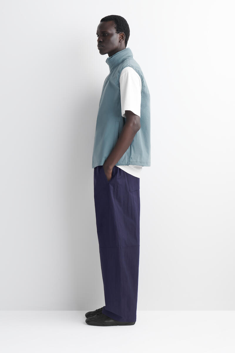 COS テクニカル撥水 ナイロンベスト