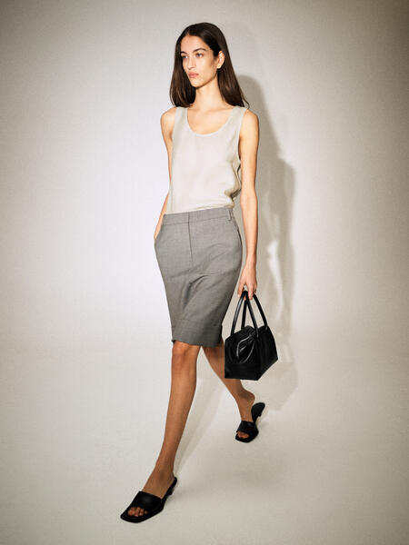 COS リネンタンクトップ