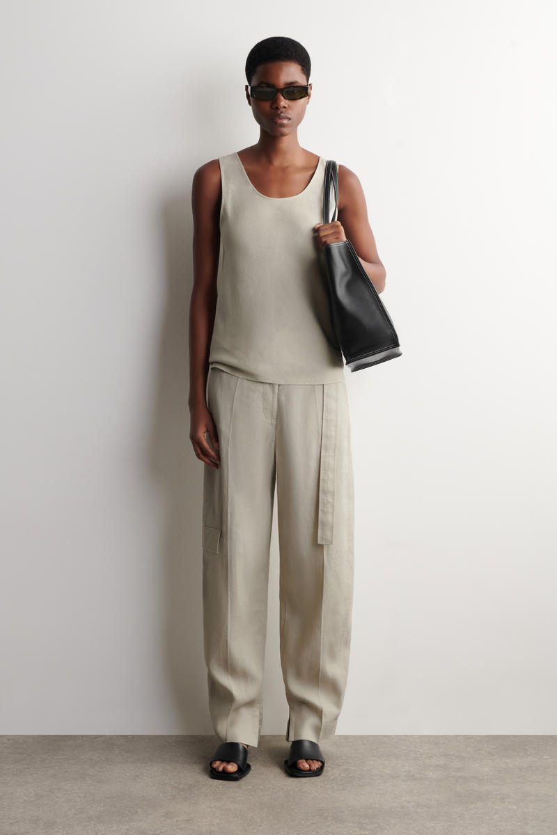 COS リネンタンクトップ