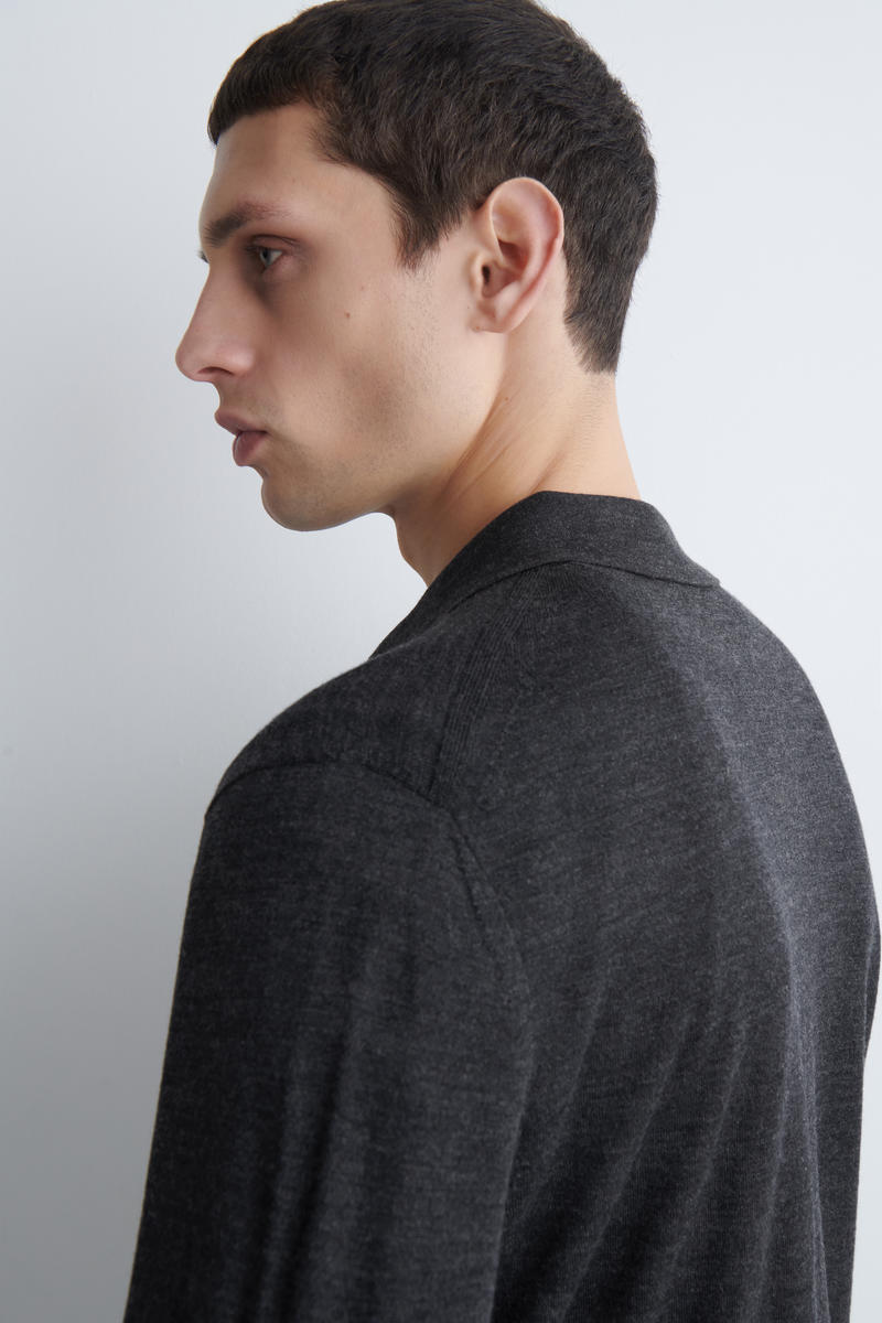 COS メリノウールシャツ