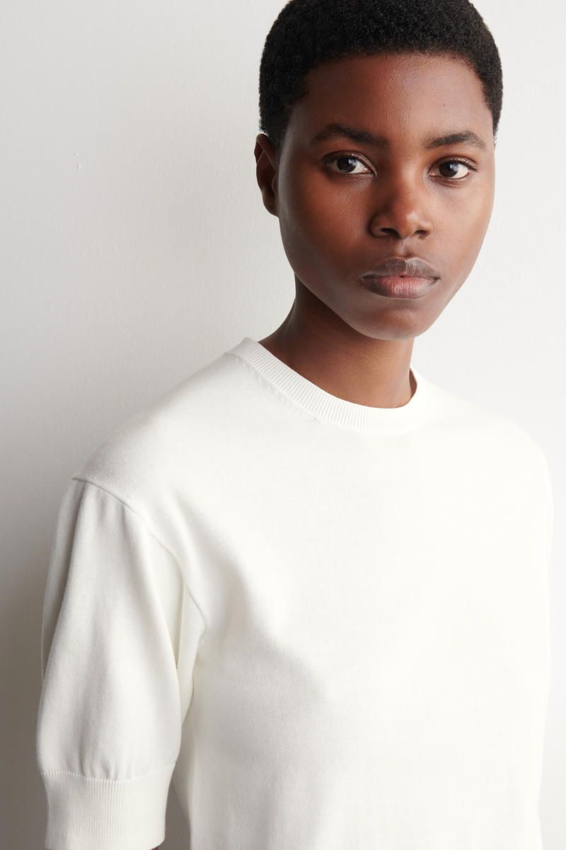 COS コットンニットTシャツ