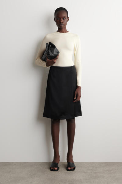 COS インターロックジャージーロングスリーブトップ