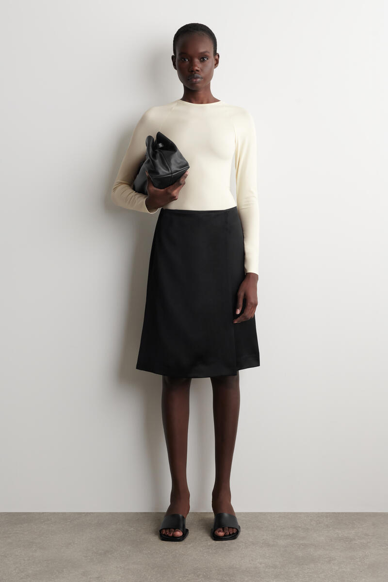 COS インターロックジャージーロングスリーブトップ