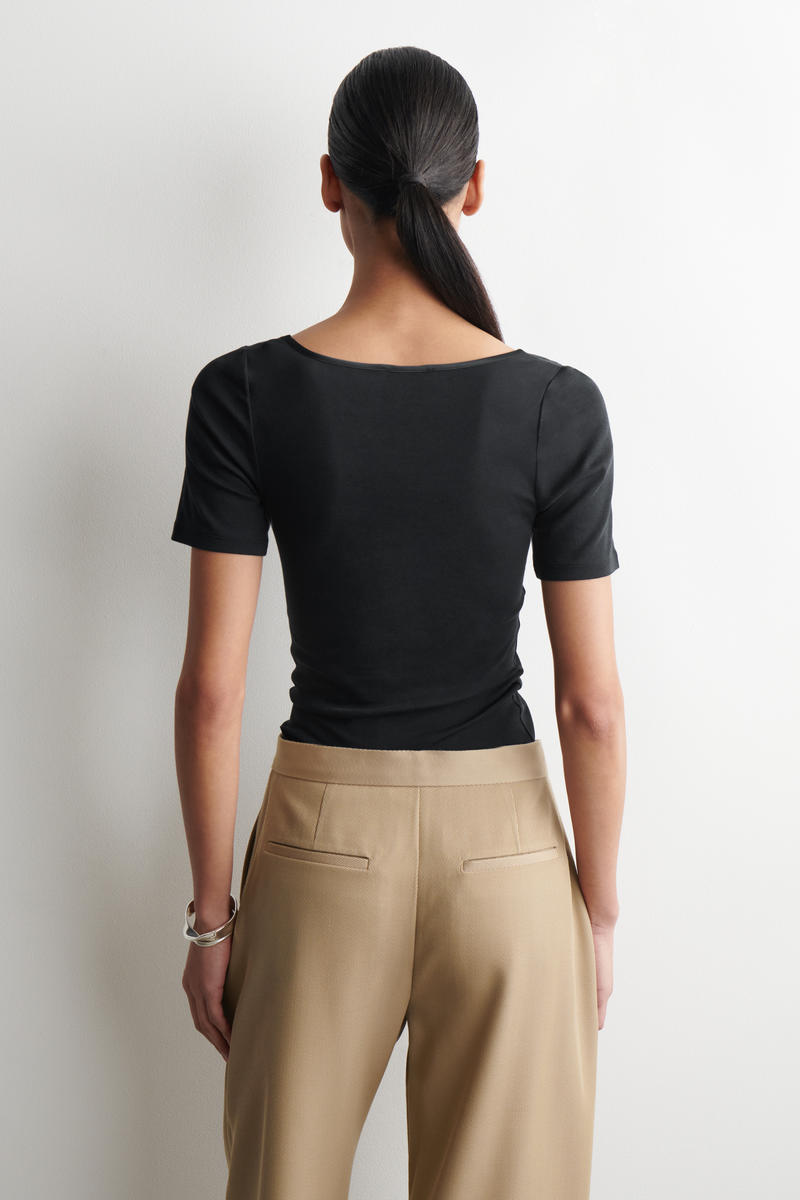 COS サテントリム　コットンジャージーTシャツ