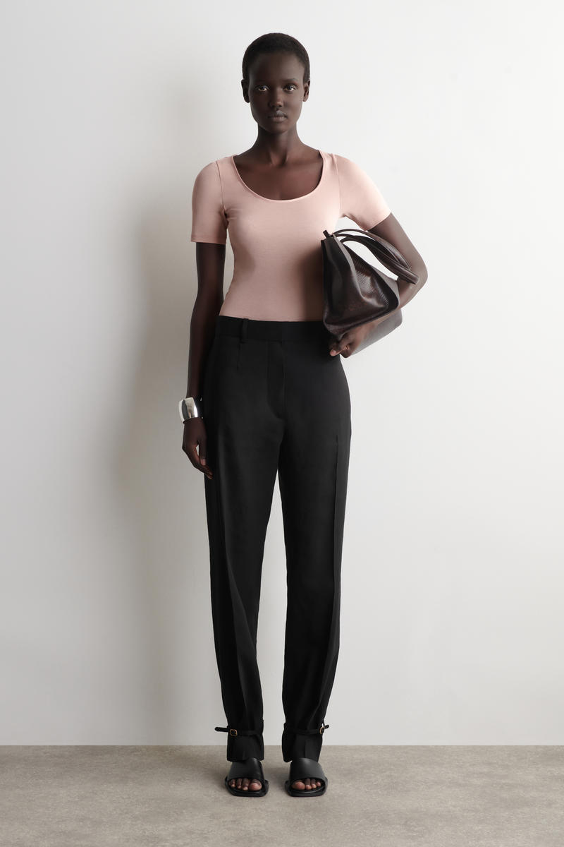 COS サテントリム　コットンジャージーTシャツ