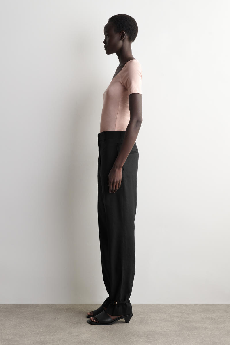 COS サテントリム　コットンジャージーTシャツ