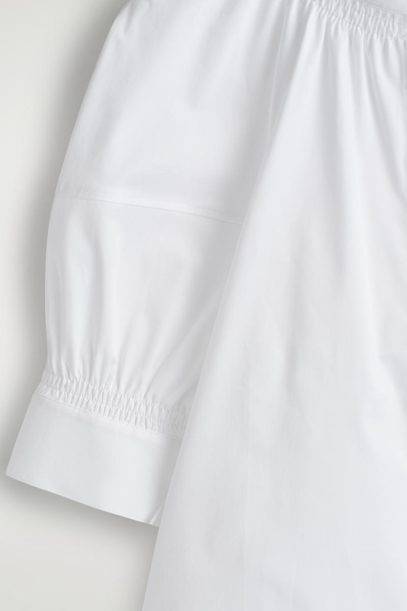 COS スモックパフスリーブブラウス