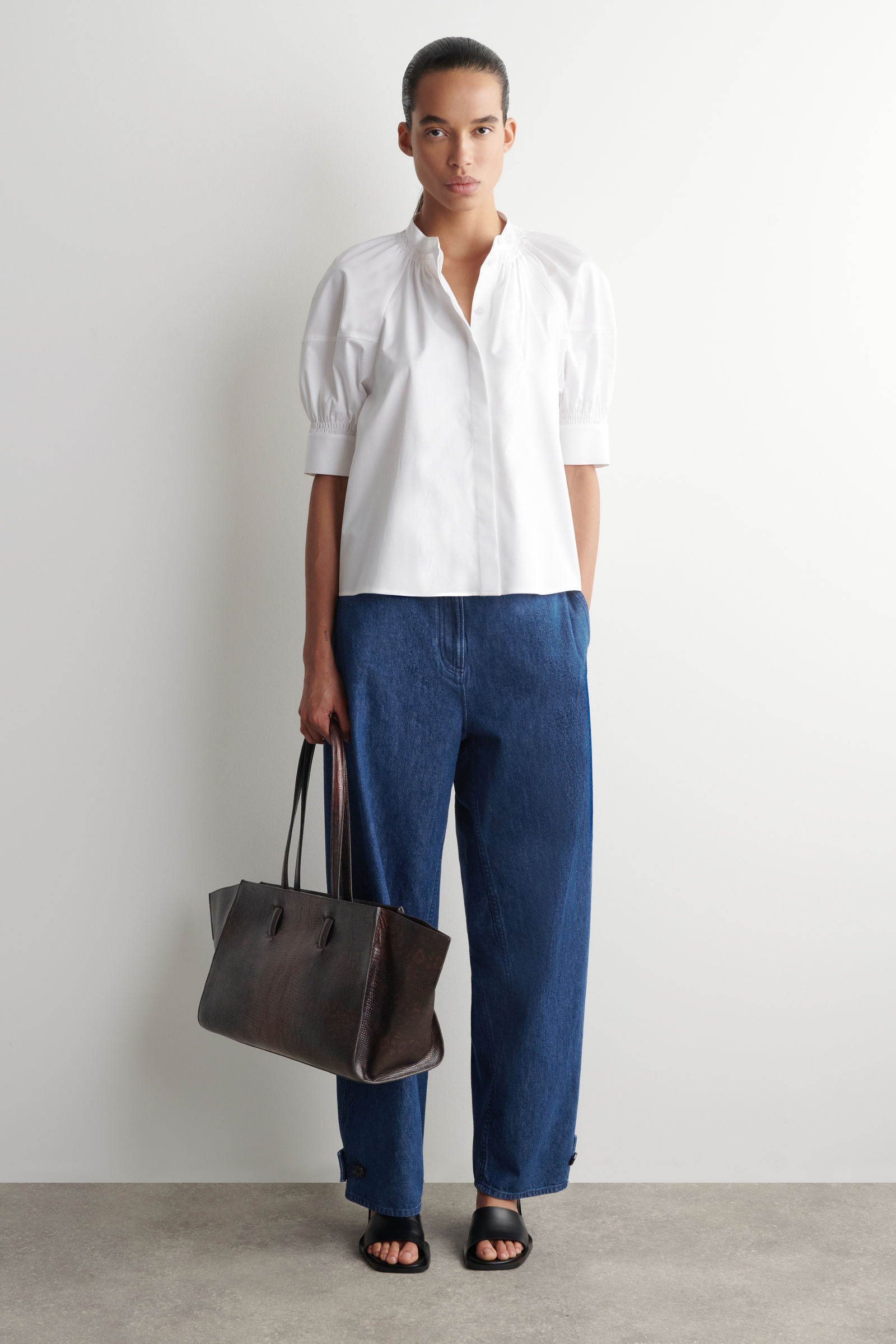 SMOCKED PUFF-SLEEVE BLOUSE スモックパフスリーブブラウス ホワイト 