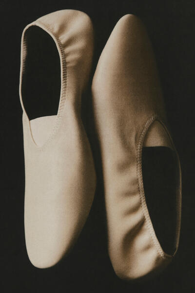 COS ソフトバレリーナパンプス