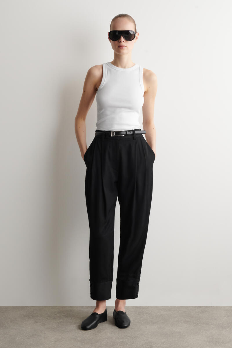 COS ソフトバレリーナパンプス