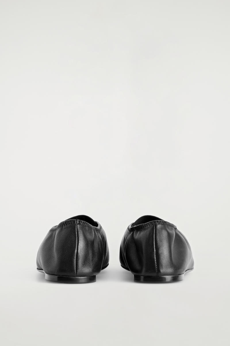 COS ソフトバレリーナパンプス