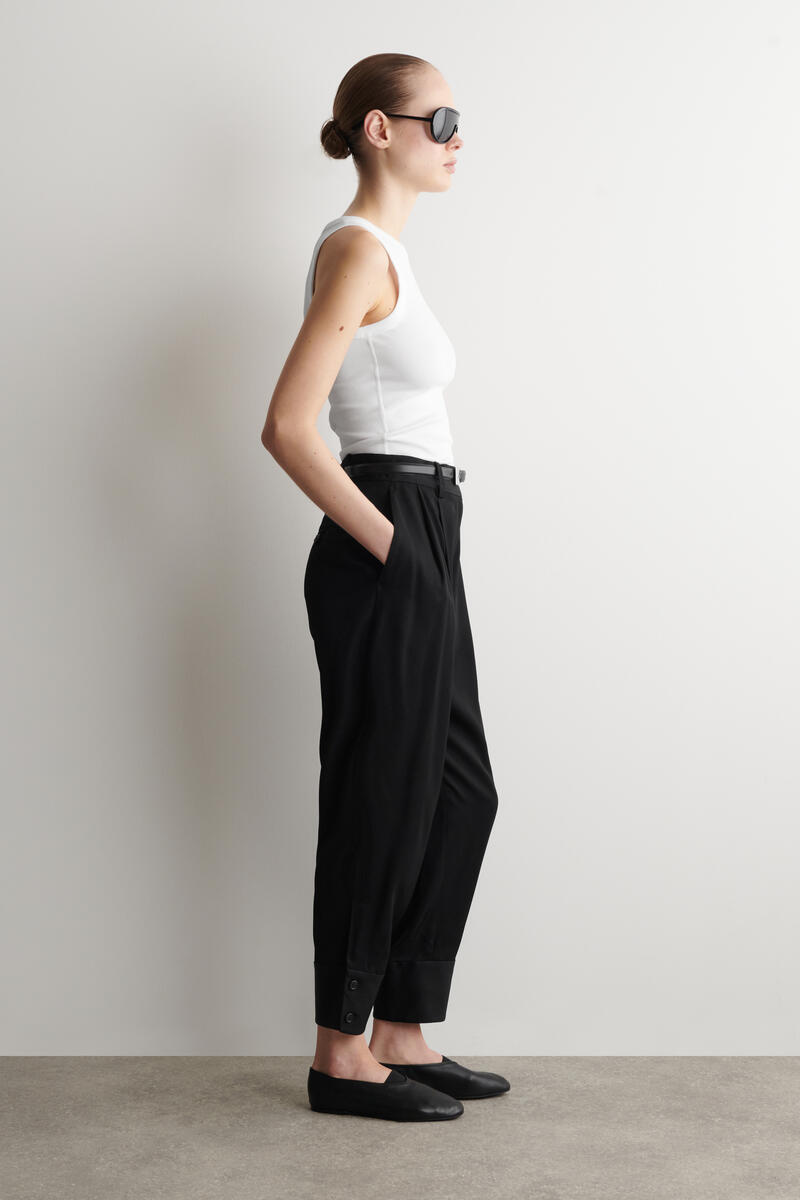 COS ソフトバレリーナパンプス