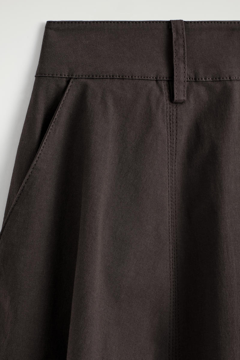 COS ボリューム コットンミディスカート