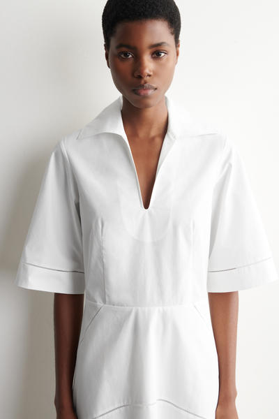 COS 刺繍入りピマ コットンミディワンピース