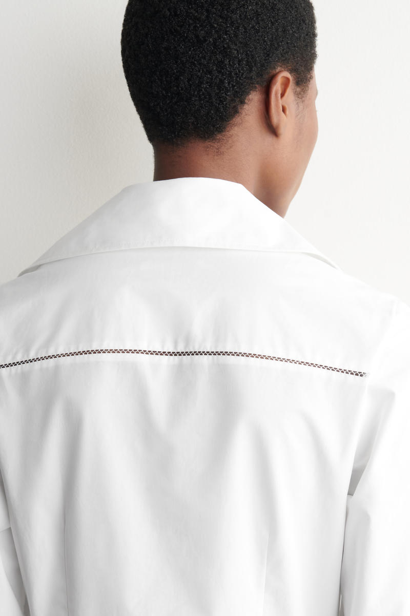 COS 刺繍入りピマ コットンミディワンピース