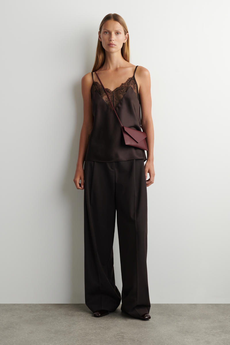 COS エンベロープバッグ - レザー