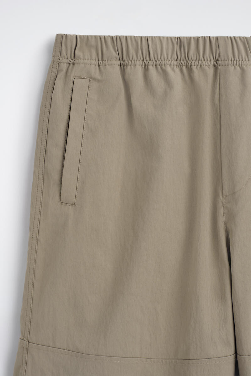 COS コットン ウエストゴム仕様 膝丈ショーツ