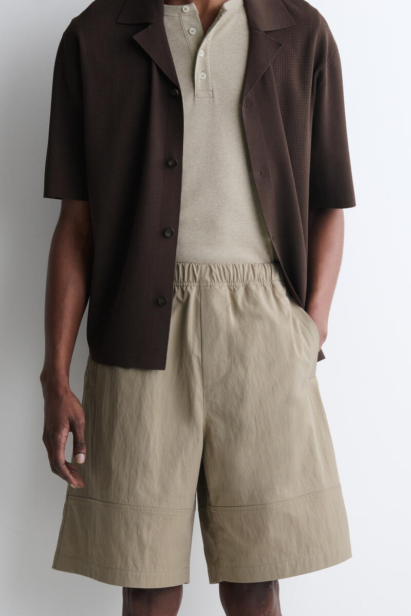 COS コットン ウエストゴム仕様 膝丈ショーツ