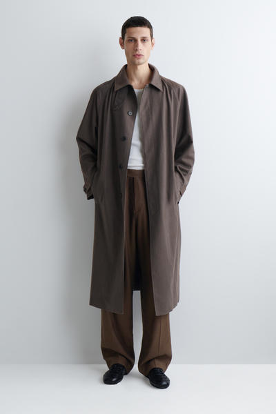 COS ミニマルレザースニーカー