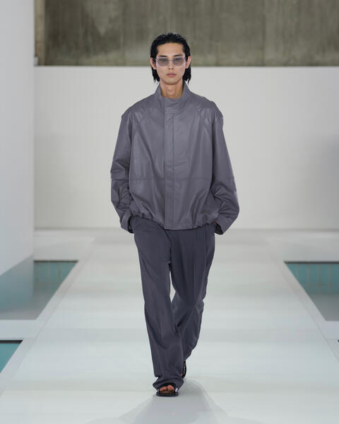 COS フルイドウール ワイドレッグパンツ